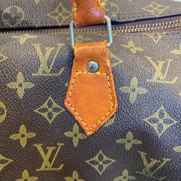 Authentic Louis Vuitton Speedy 35! Vintage bag! Comes with lock and key - Picture 7 of 17